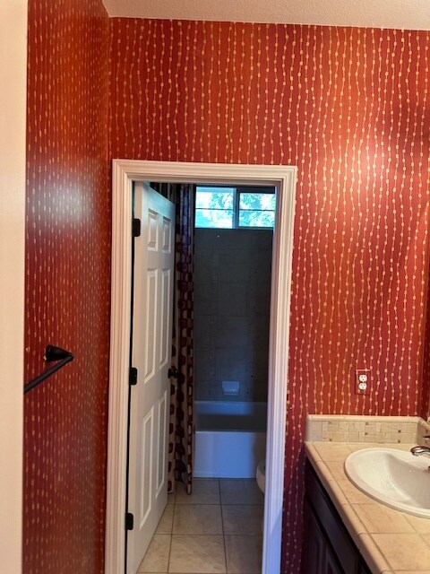 Building Photo - 9561 California Oak Cir
