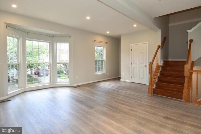 Building Photo - 21786 Mornington Cresent Terrace