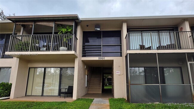 Building Photo - 5991 Washington St