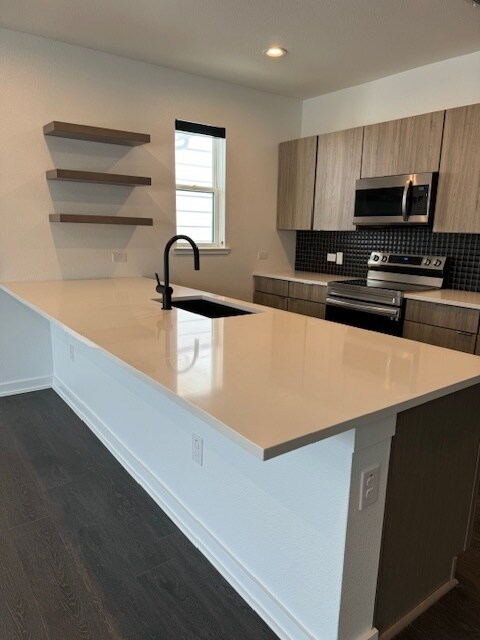 Building Photo - 7601 Cooper Ln