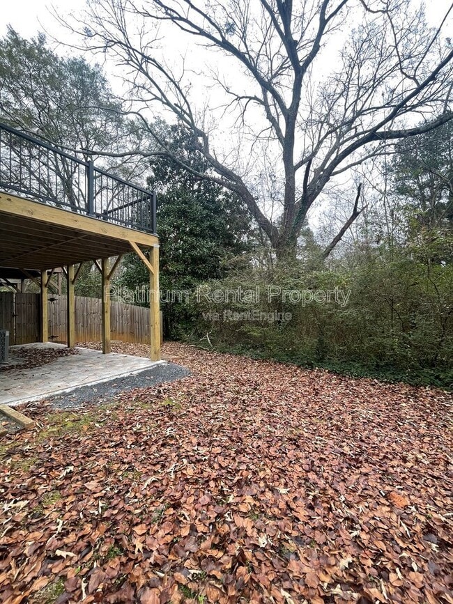 Building Photo - 1052 Westfield Trace