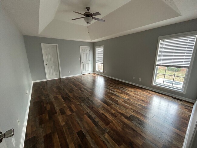 Building Photo - 3930 Stella Dr