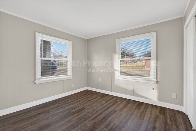 Building Photo - 9868 Lorna Ln