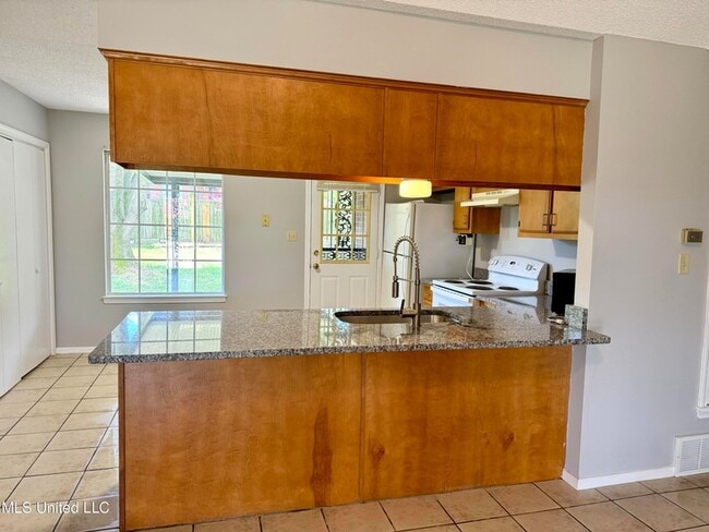 Building Photo - 10233 Curtis Dr