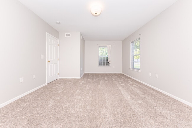 Building Photo - 2646 S Knightsbridge Cir