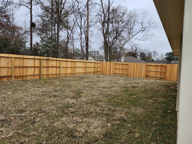 Building Photo - 1954 Ballesteros St