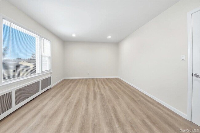 Building Photo - 169 Lockwood Ave