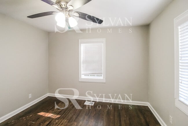 Building Photo - The living is easy in this 3 bedroom, 2 bathroom home