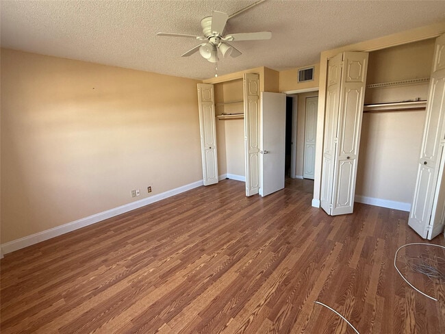 Building Photo - 3575 Brokenwoods Dr