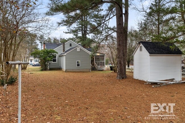 Building Photo - 3 Bedroom 1 Bathroom Home