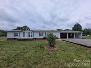 Building Photo - 179 Family Cir
