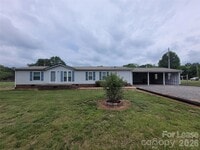 Building Photo - 179 Family Cir