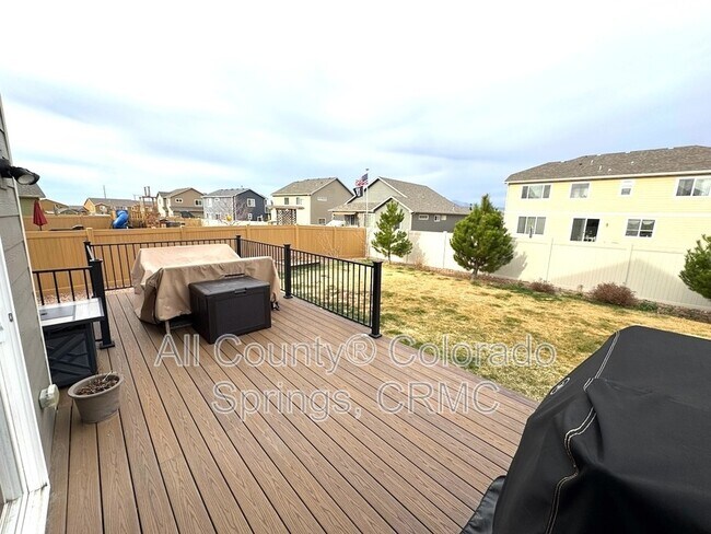 Building Photo - 8456 Hardwood Cir