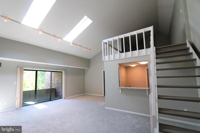 Building Photo - 1709 Mountainview Dr