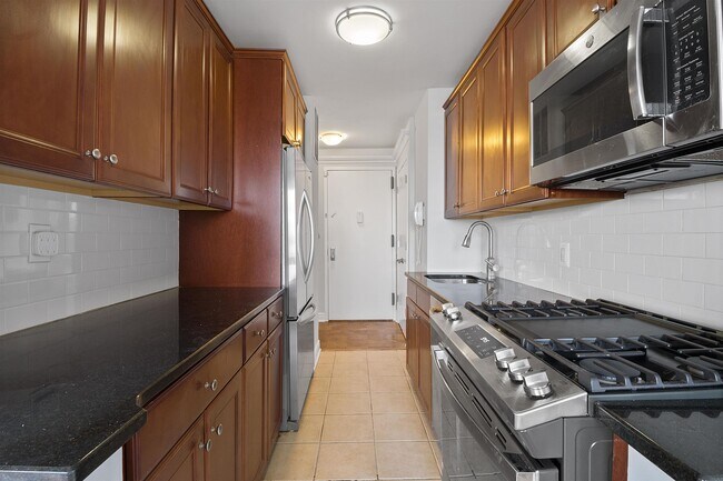 Building Photo - 500 Central Ave