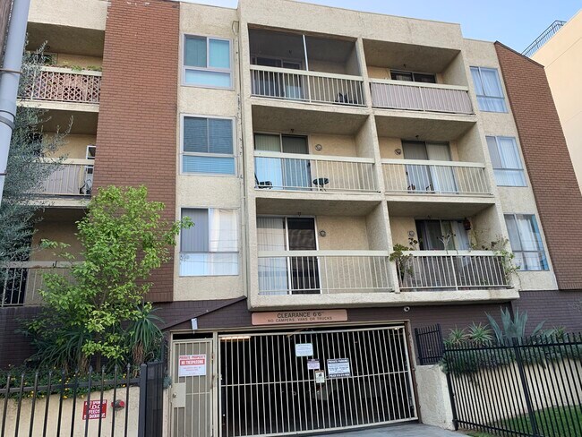 Building Photo - 5143 Bakman Ave