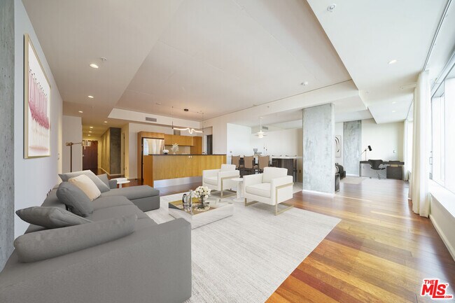 Primary Photo - 1155 S Grand Ave