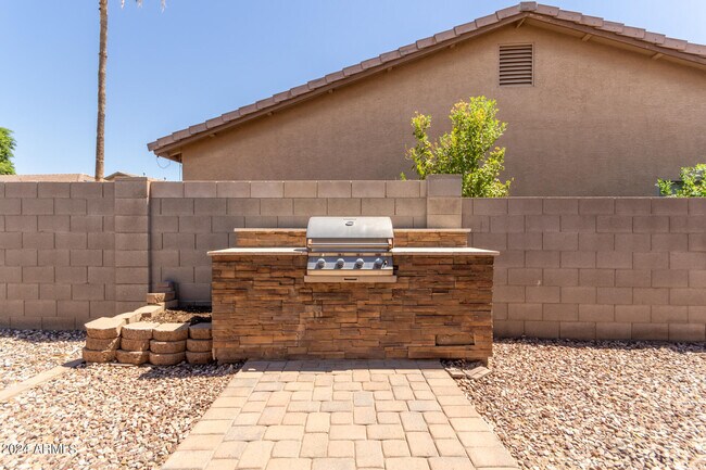 Building Photo - 14634 W Ventura St