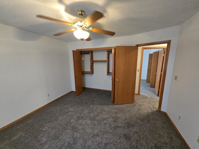 Building Photo - 1914 S Prescott Cir