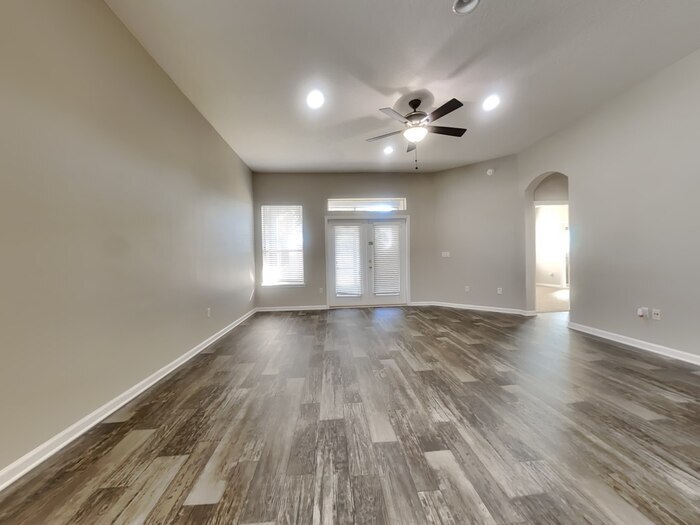 Building Photo - 9251 Hawkeye Dr