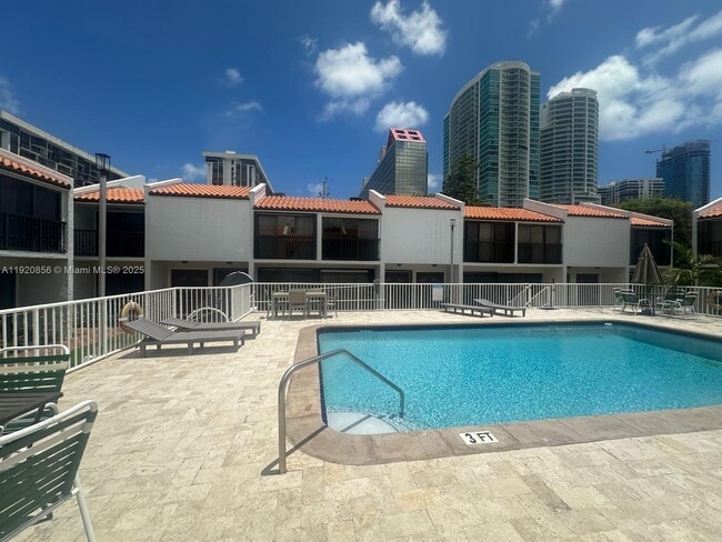 Building Photo - 1990 Brickell Ave