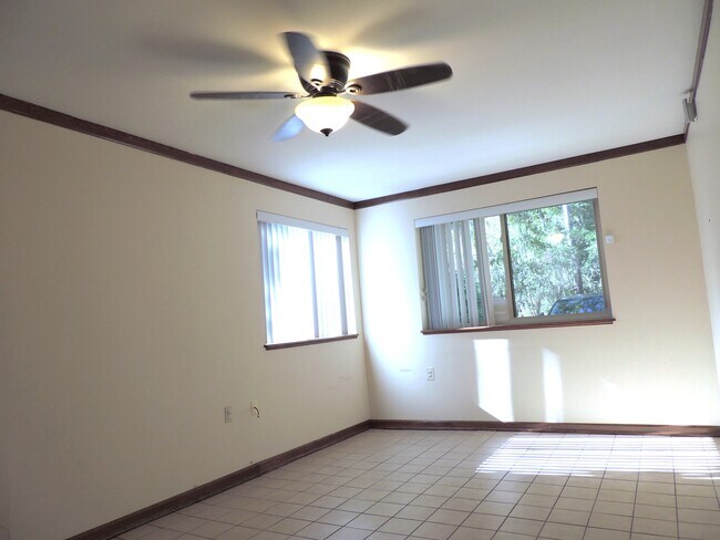 Building Photo - 2904 NW 40 Pl