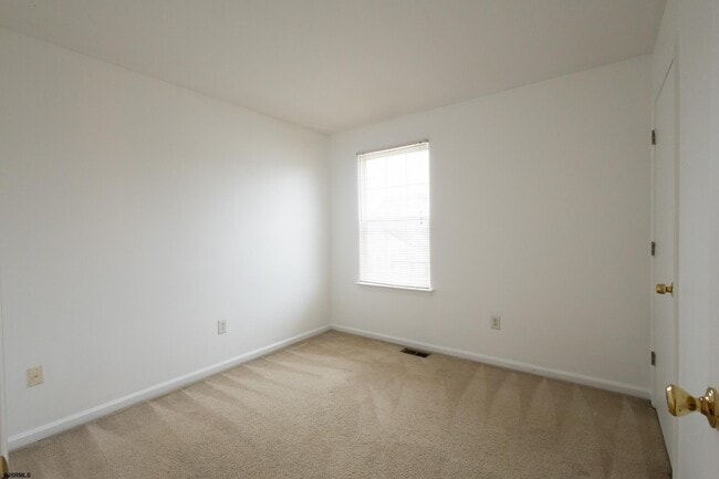 Building Photo - 4 Millard Ave