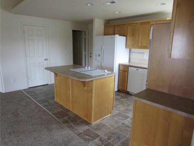 Building Photo - 63162 de Haviland St