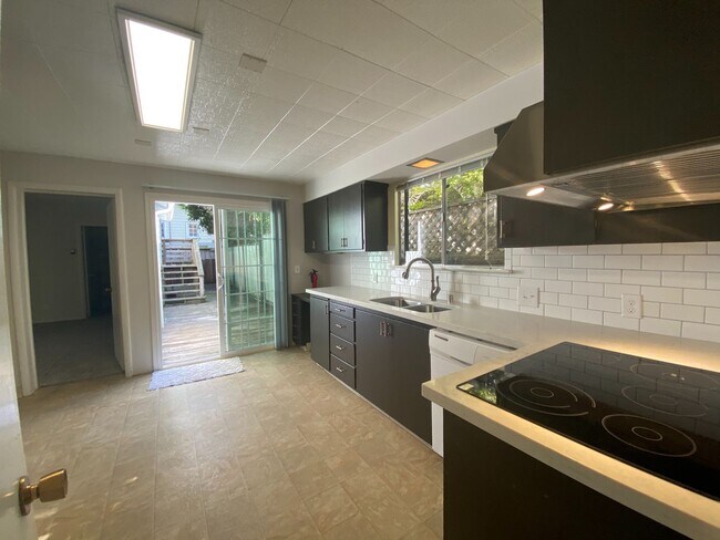 Building Photo - Updated 3-bedroom, 2-bath home in PG!