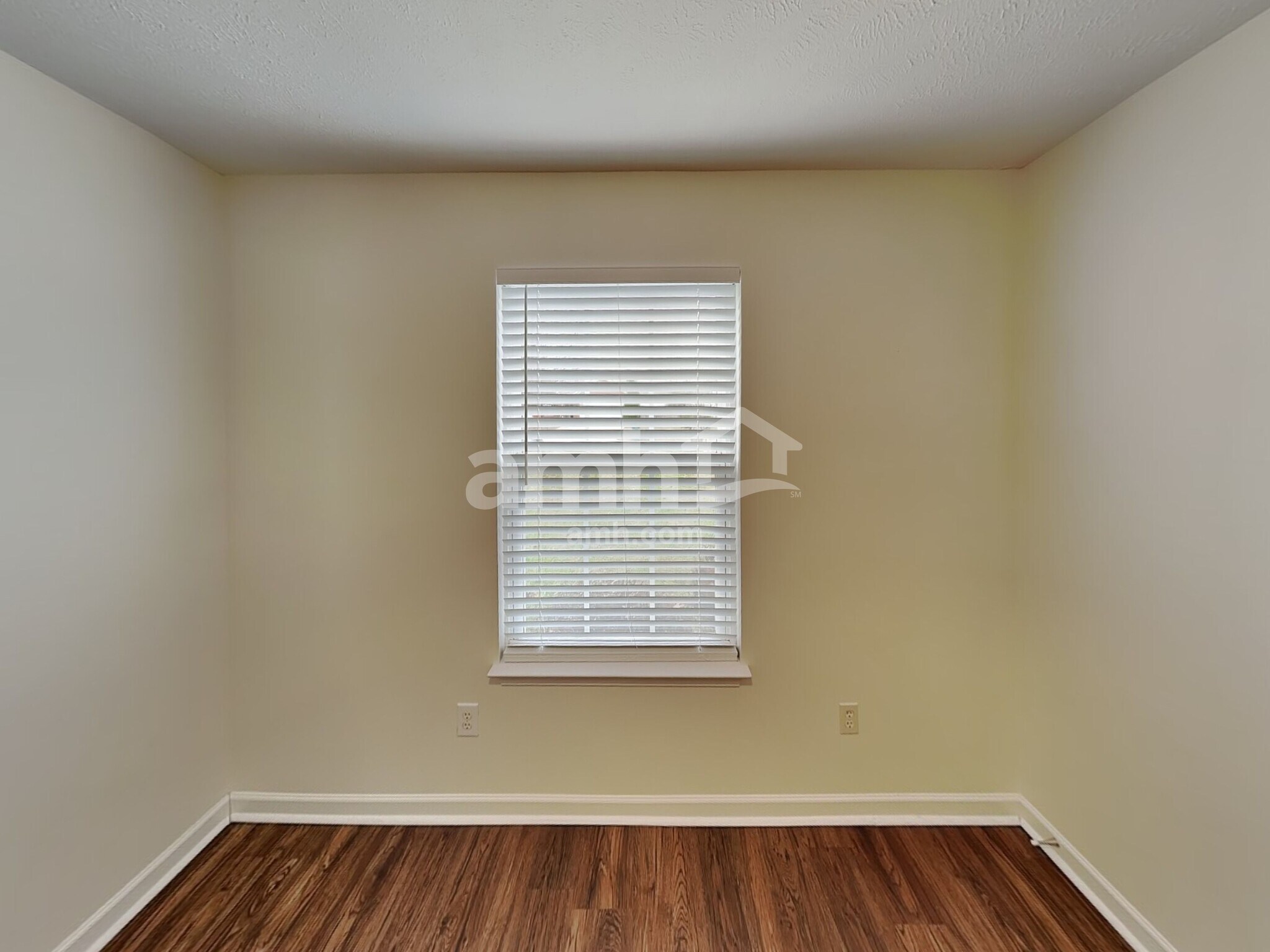 Building Photo - 1883 Portview Dr