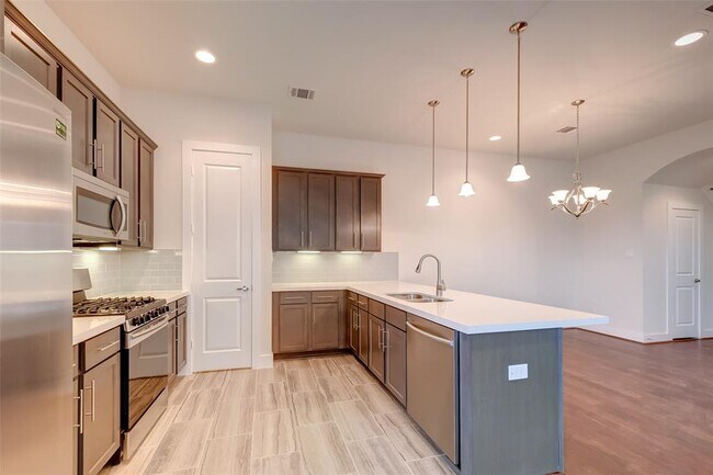 Building Photo - 1844 Parana Dr