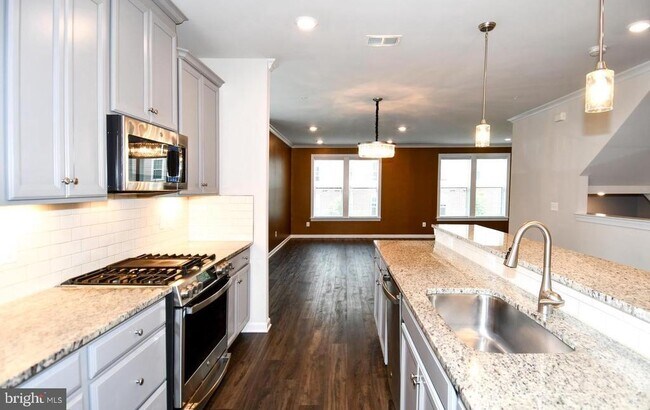 Building Photo - 20739 Heron Landing Dr