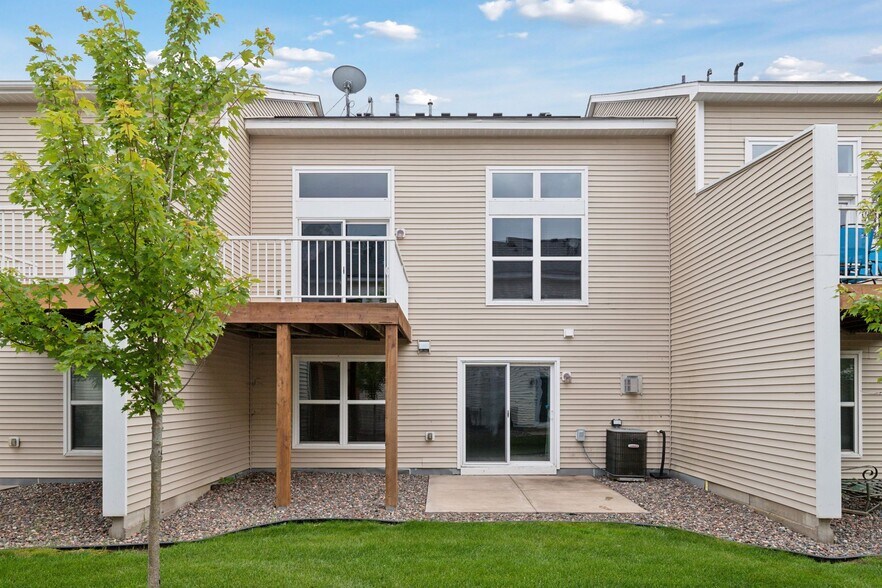 Building Photo - 15424 Foster Dr N