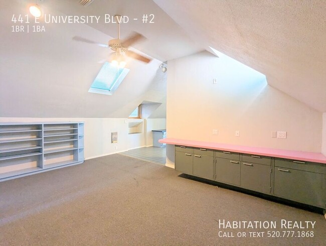 Building Photo - Pre-Lease!! Spacious 1bed/1bath a balcony ...