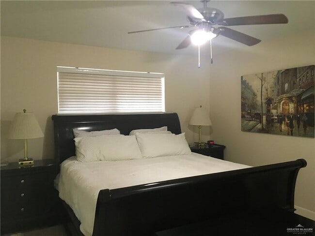 Building Photo - 700 Fern Ave W