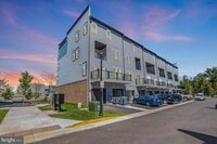 Building Photo - 44514 Wolfhound Sq