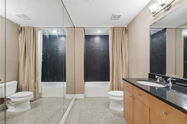 Building Photo - 100 S Eola Dr