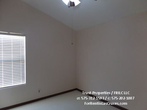 Building Photo - 5499 Cll De Rosas