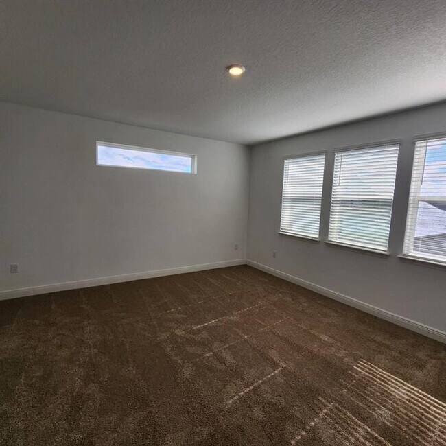 Building Photo - 19050 Blueleaf St