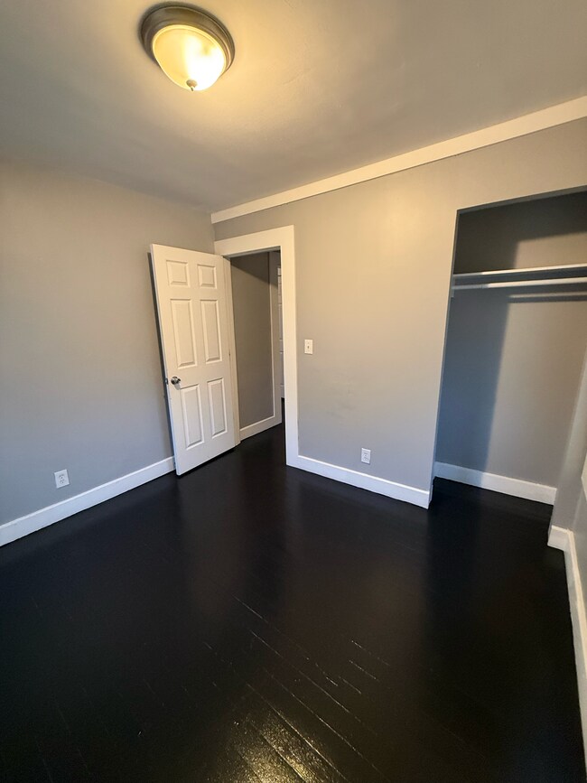 Building Photo - 433 Kolping Ave