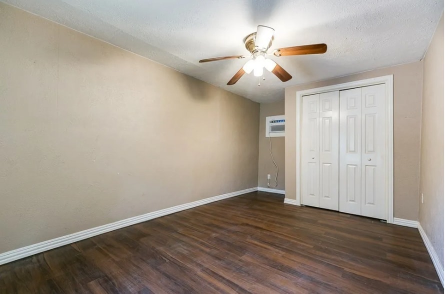 Bedroom 1 - 1312 Rio Grande St