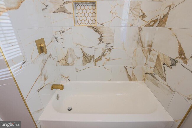 Building Photo - 3803 Cedardale Rd