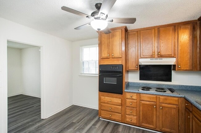 Building Photo - 108 Panamint Dr