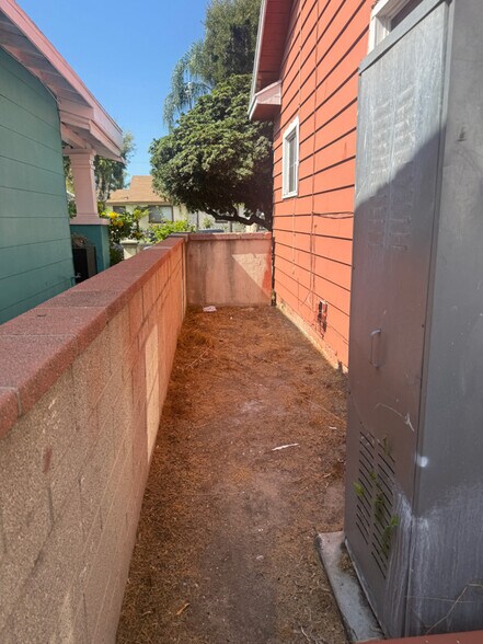 Building Photo - 6138 Malabar St