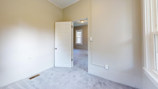 Building Photo - Cudell neighborhood. - 2 bedroom/1 bathroo...
