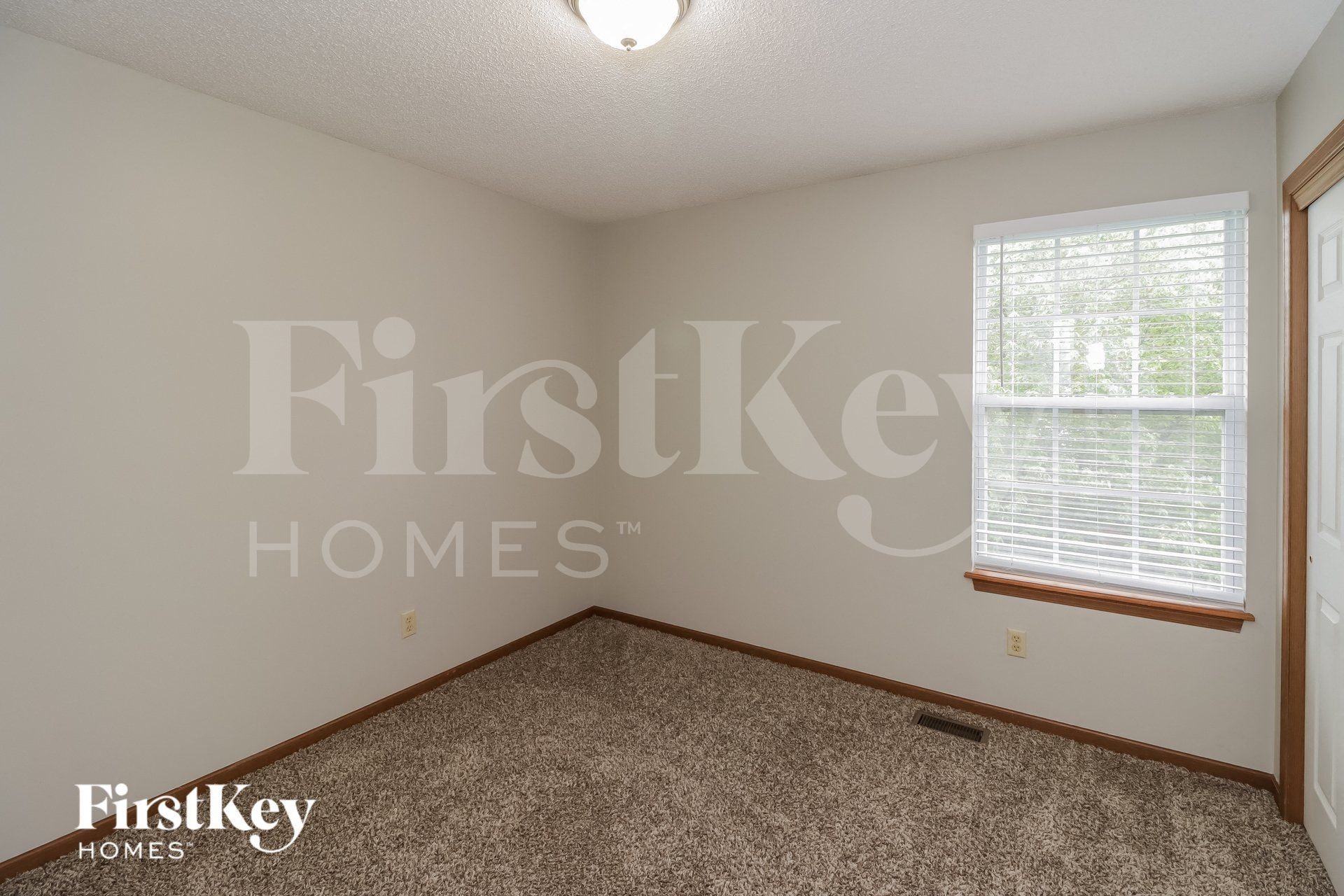 Building Photo - 616 Fawn Pl