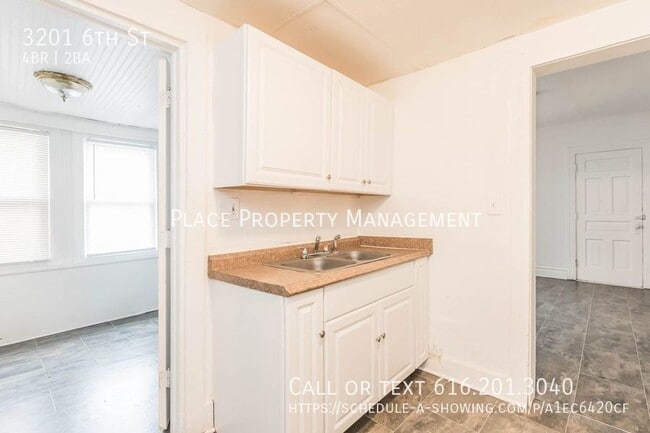 Building Photo - 3201 6th St