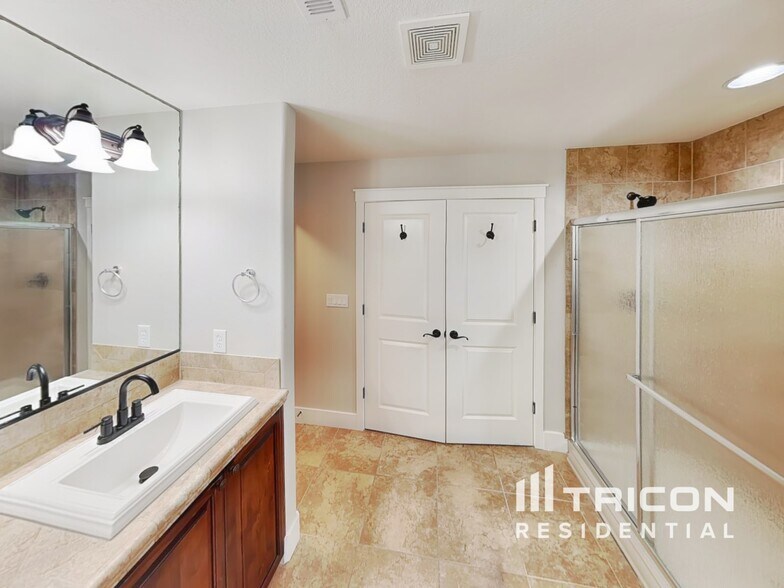 Building Photo - 14718 SE Badger Creek Rd