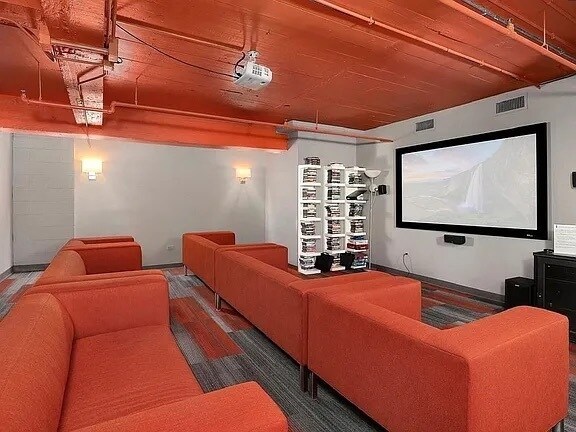 Building Photo - 565 W Quincy St