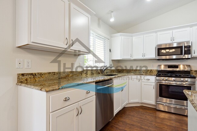 Building Photo - SHORT TERM LEASE ONLY (July 14 – Aug 31): 3 Bedroom 2 Bathroom Home with Attached 2 Car Garage Av...